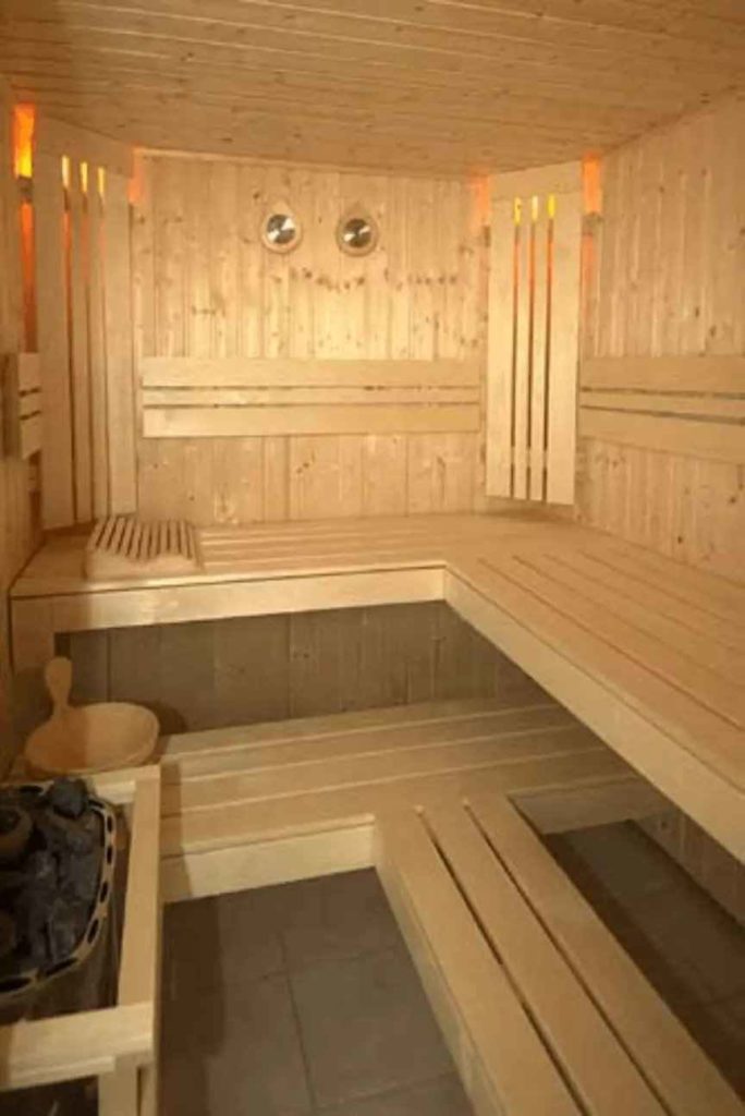 Sauna de madera para libre uso de abonados
